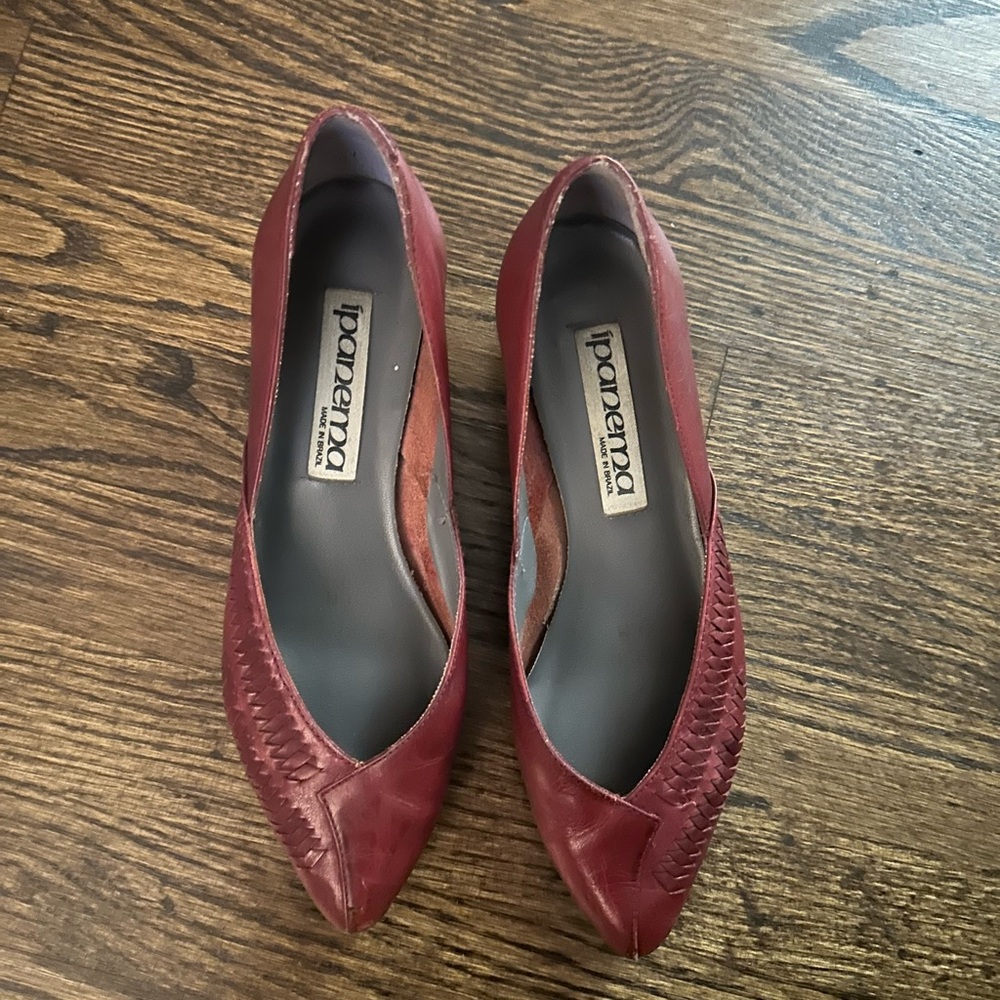 vintage red tooled leather mini heels